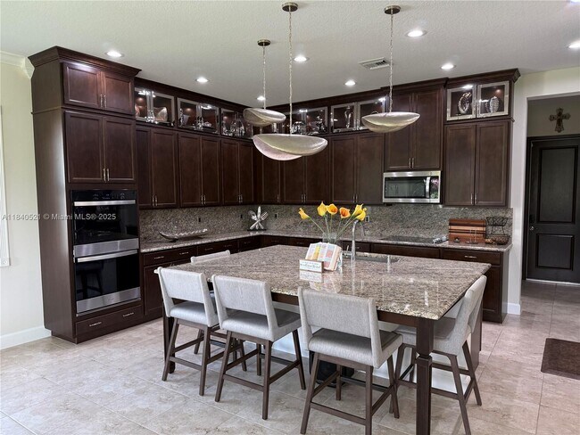 Building Photo - 14814 Wildwood Cir Rental