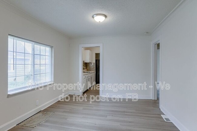 Photo - 6215 S Benton Ave