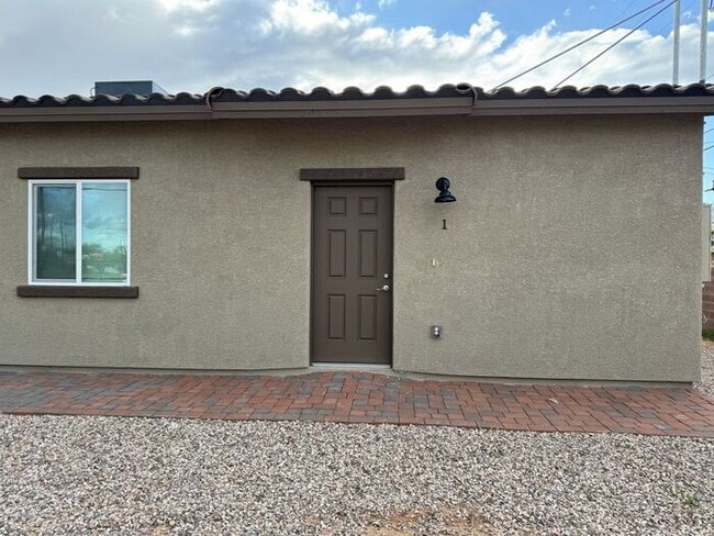 2581 E Pinal Vista