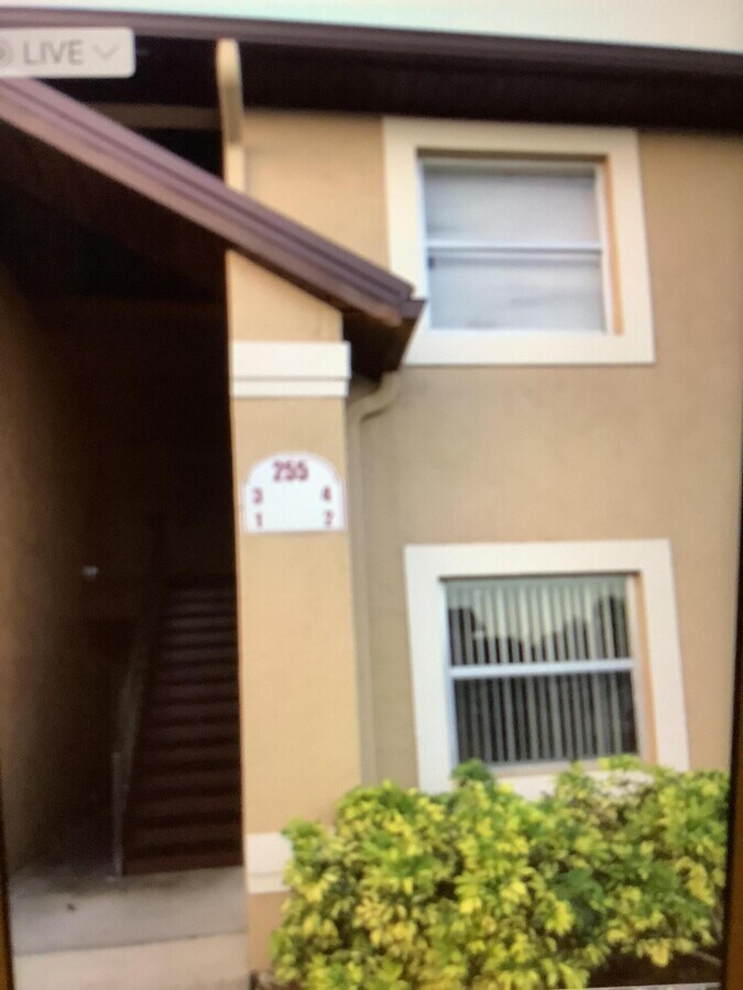 Photo - 255 Spring Dr Unit 2