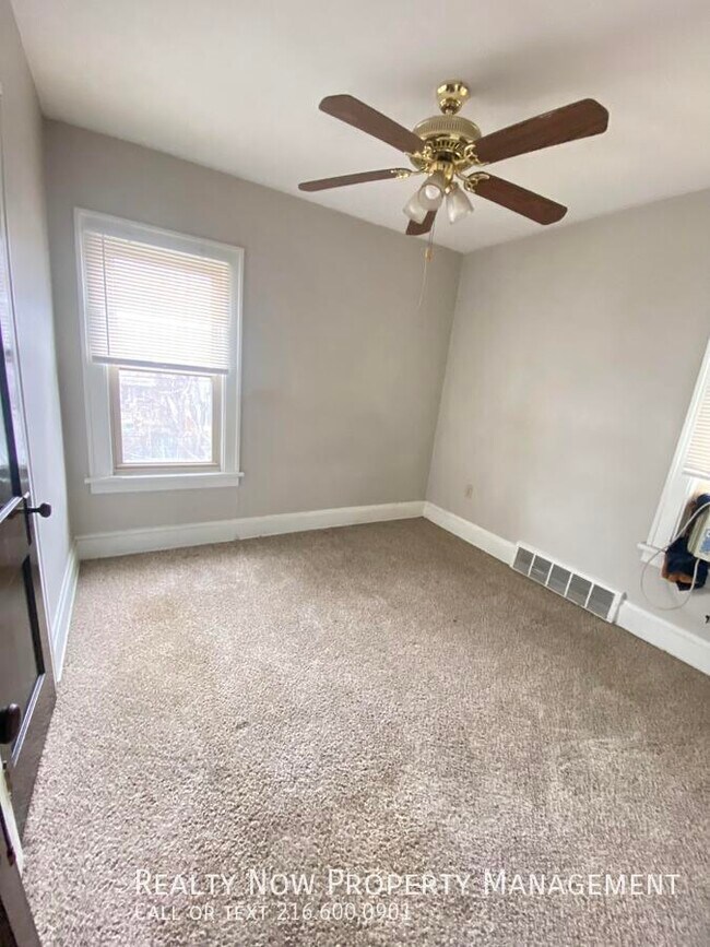 Photo - 8225 Rosewood Ave Unidad 2