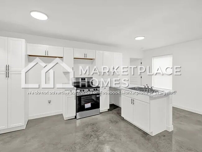 Photo - 851 Kippley St