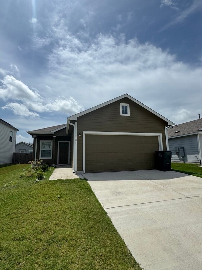 Building Photo - 3 Bed 2 Bath 2 Car Garage Home in Maxwell ...