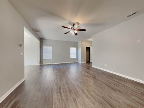 Photo - 515 Meadowbrook Dr