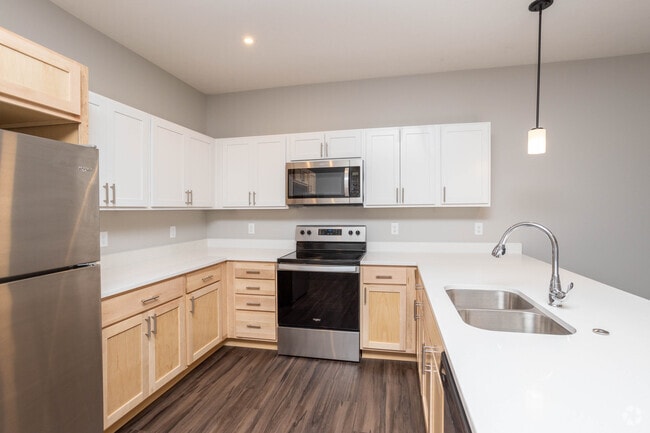 2BR, 2BA - Naomi