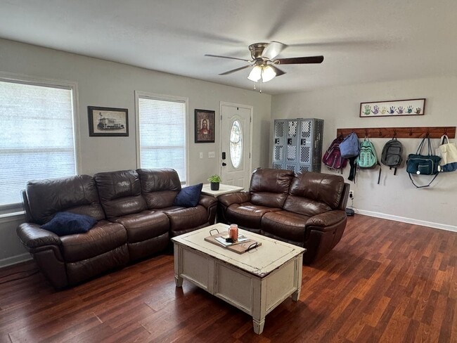 Photo - Country living on the outskirts of Nashville with 4 large beds, 2 baths, a bonus room and over an...