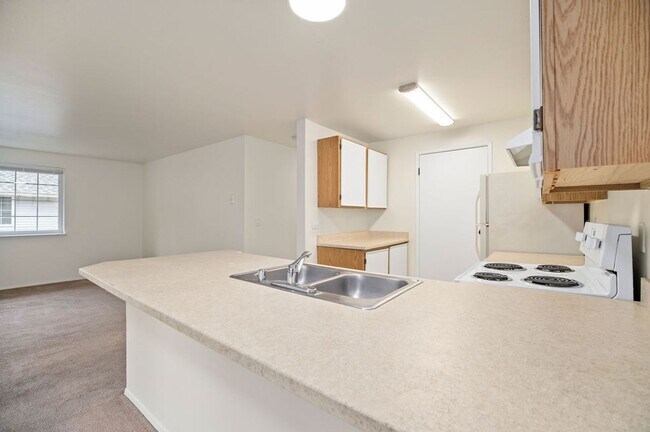 Photo - ?North Creek Townhomes – Spacious Homes in...