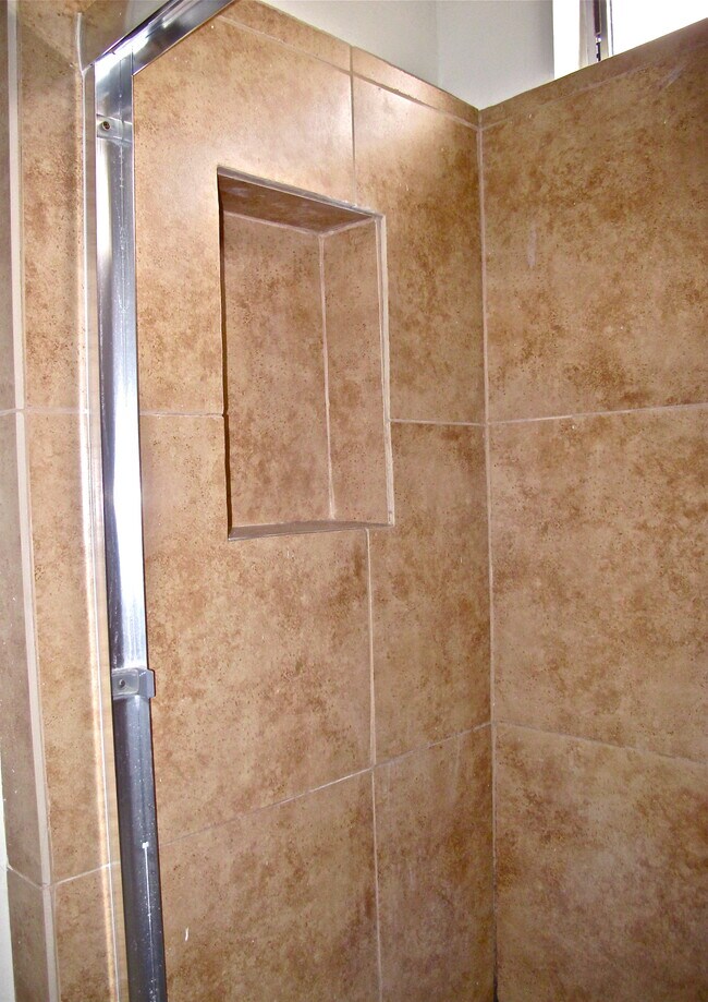 Photo - 4852 Rosewood Ave