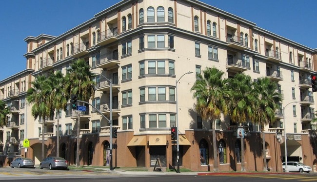 Apartments For Rent In Los Angeles Ca Forrent Photo The Visconti