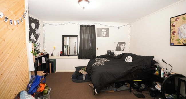 Photo - 77 Railroad St