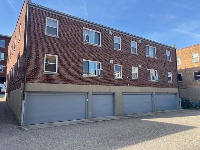 Photo - 2760 Linshaw Ct