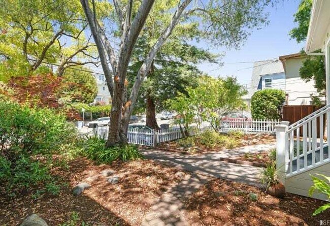 Photo - 1934 Stuart St