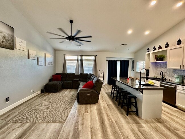 Photo - REDUCED!!! Beautiful Single Story 4 Bedroo...