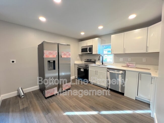 Photo - 613 Dr M.L.K. Jr. Way