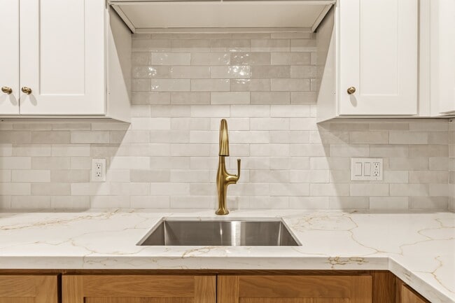 Photo - 4433 Maycrest Ave