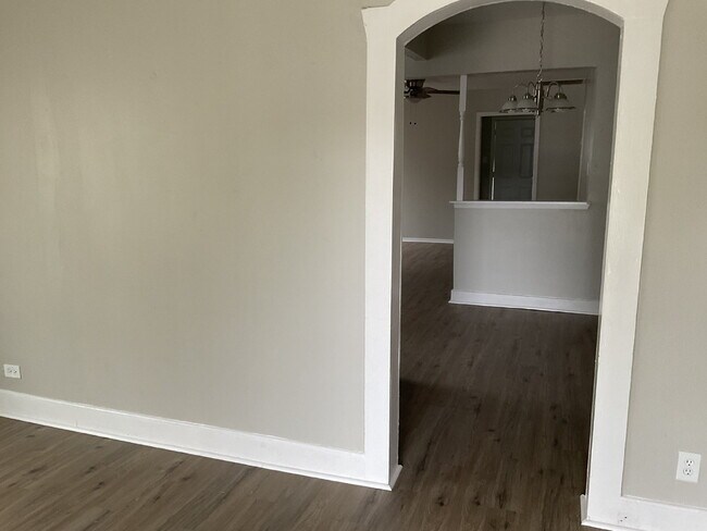 3 Bed/2 Bath on the Inner Wst Side