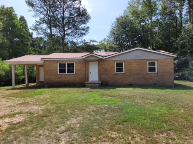 Building Photo - Renovated 3 Bedroom 2 Bath Home on 1 Acre for Rent!