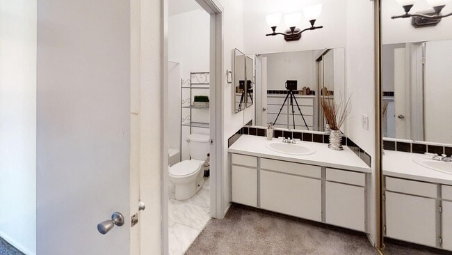 Photo - Large Studio Condo/ Perfect Location