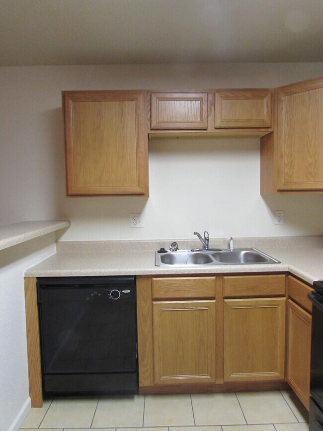 Photo - 6655-MF2-E2 Unit A