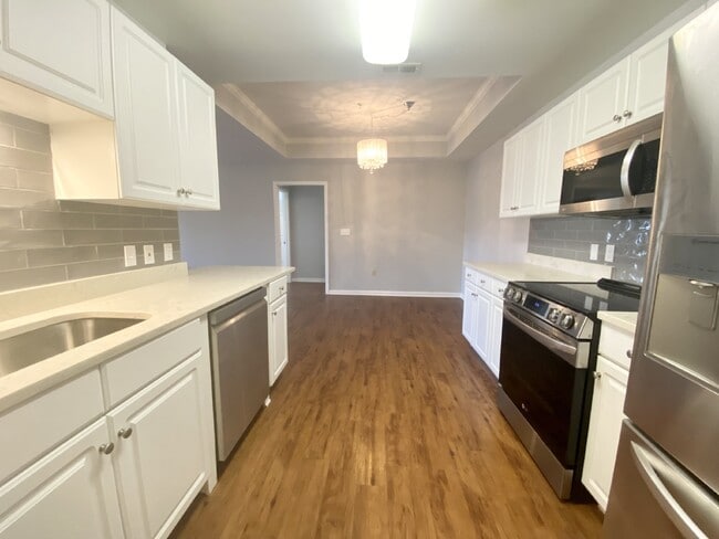 Photo - Two Bedroom Spacious Condo Near Everything Bluffton Has to Offer! Unidad 20-301