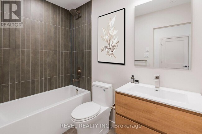 Photo - 4390 Hillview Dr Unité 203