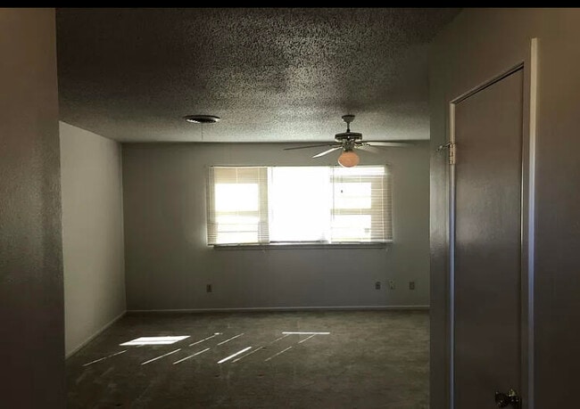 Photo - 5415 49th St