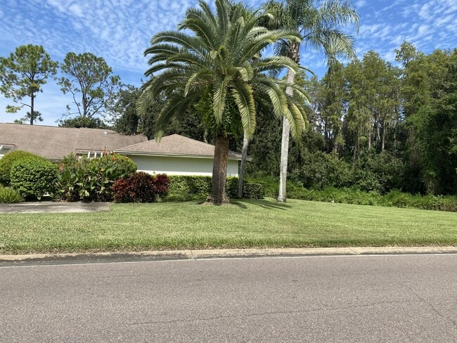 9303 Golf View Dr