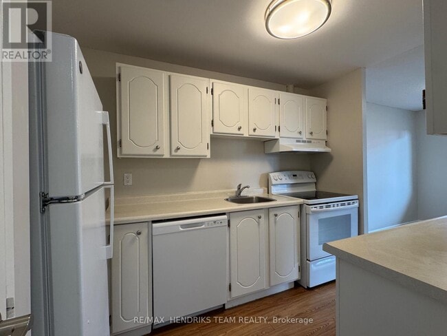 Photo - 610 Lake St Unité 705