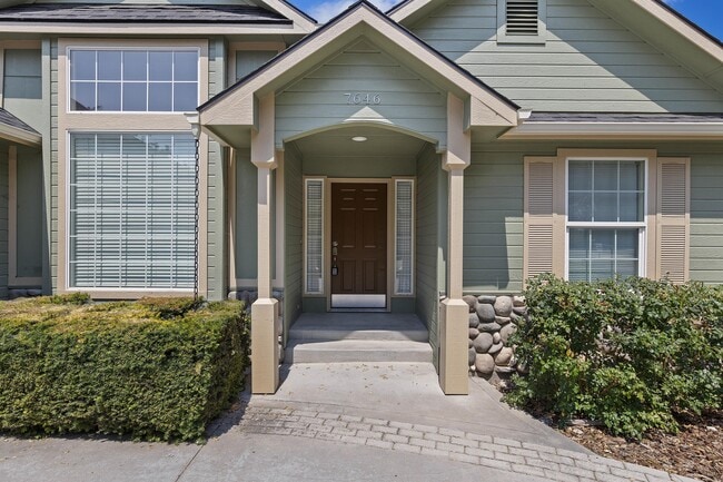 Photo - 7646 Cypress Ln