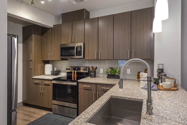 Your Perfect Place with 1 Month Free Rent! - Your Perfect Place with 1 Month Free Rent! Condo Unit 22H2