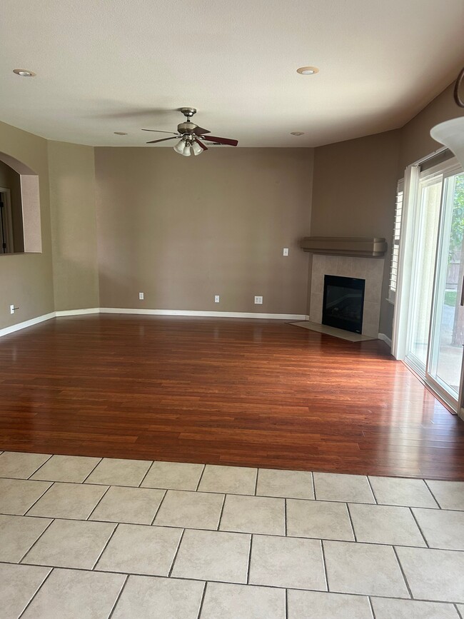 Photo - 3895 Oakview Ct