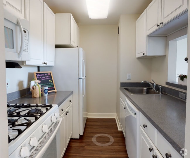 Building Photo - 70 Huron Ave Unit Huron Ave Rental