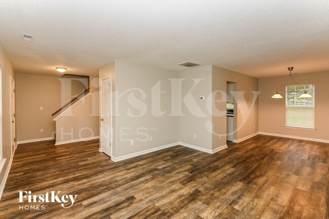 Photo - 5288 Moonlight Trail SW