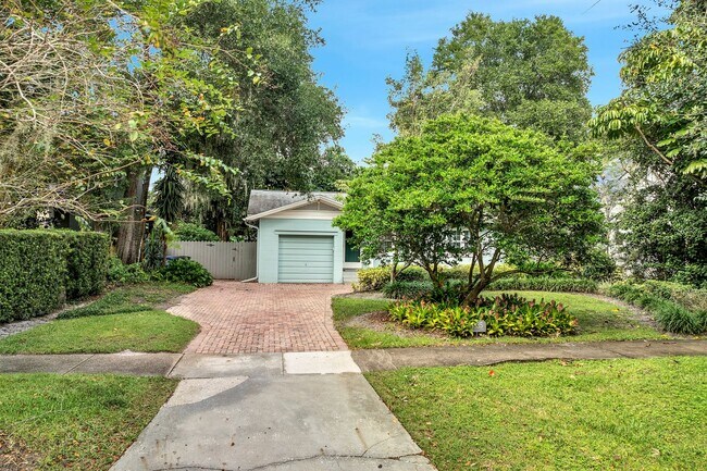 Photo - Stunning 3/2 Bungalow near the historic di...