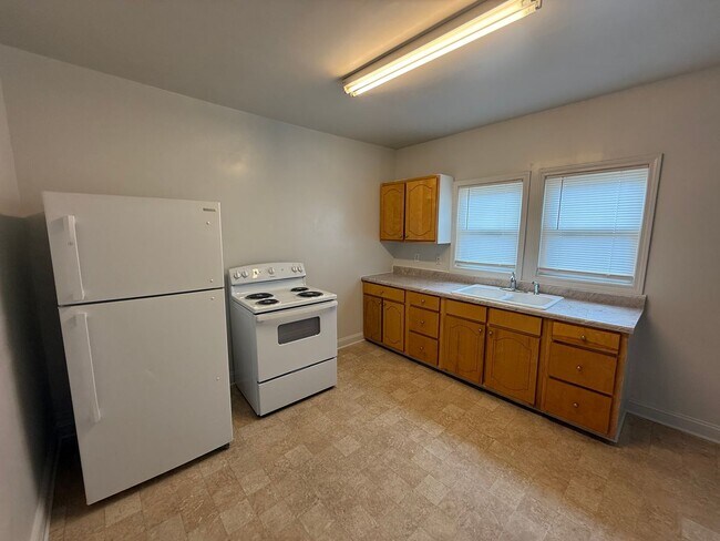 Photo - Three bedroom, 1 bath house in Burlington