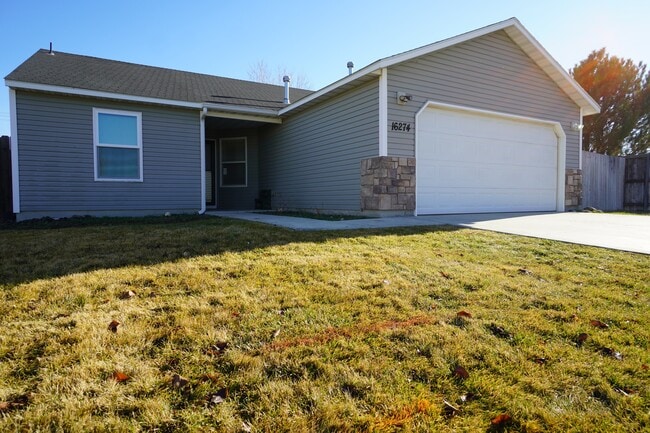 Photo - 16274 Silver Creek Ave