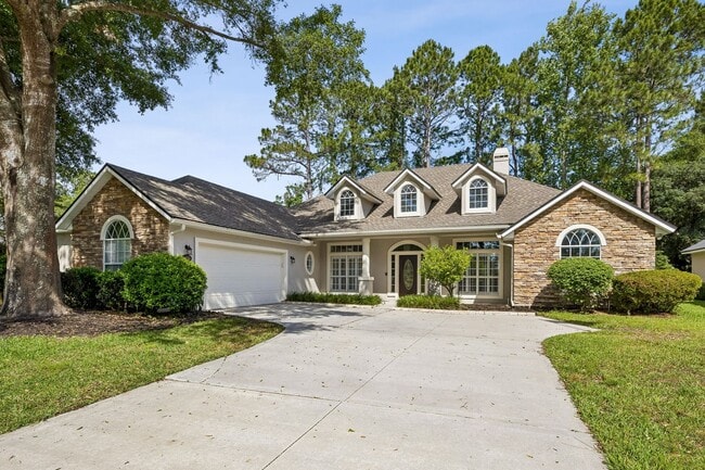 Building Photo - Spacious North Hampton Home with Golf Views & Resort-Style Amenities