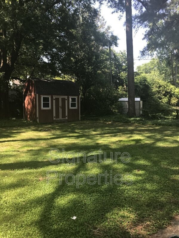 Photo - 2421 Wedgewood Ave