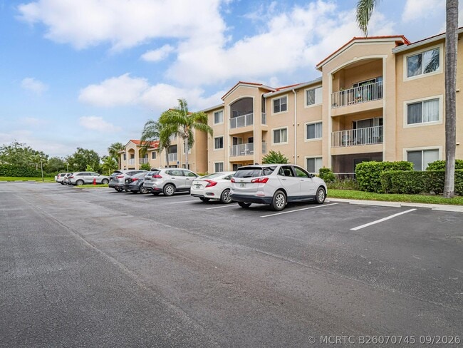 Photo - 1590 S 42ND Cir Unit 105