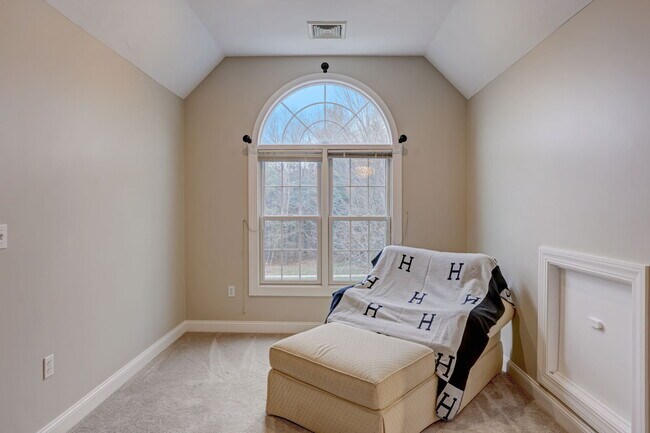 Photo - 45 Silver Fox Rd