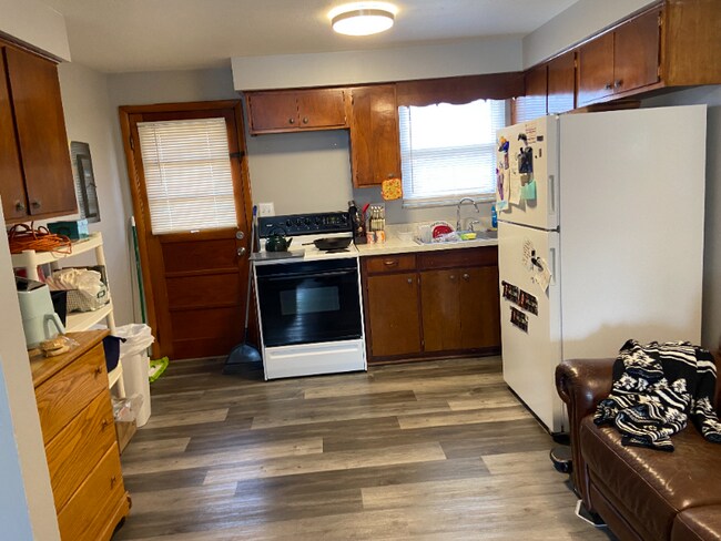 Photo - 415 E Staat St