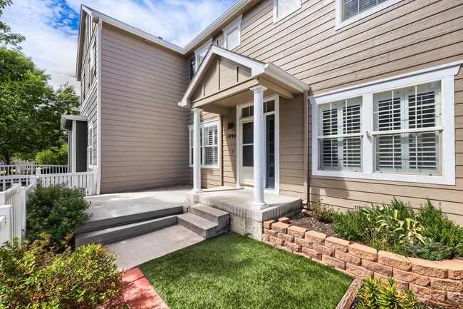Photo - 1490 Bergen Rock St