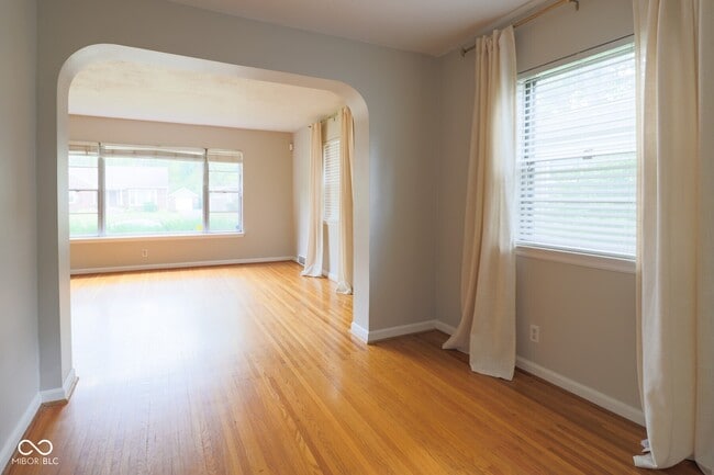 Photo - 5608 Indianola Ave