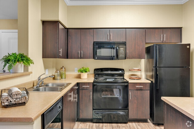 2BR, 2BA - 1056SF - Kitchen