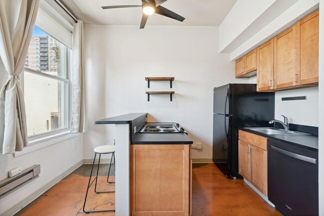 Photo - 488 Wabasha St N