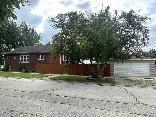Building Photo - 9800 S 53rd Ave Rental