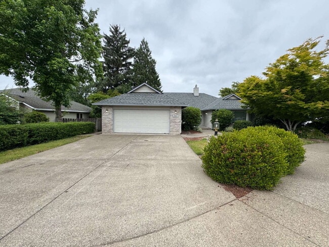 Spacious Single-level Home in Newer Milwau... - Spacious Single-level Home in Newer Milwau...