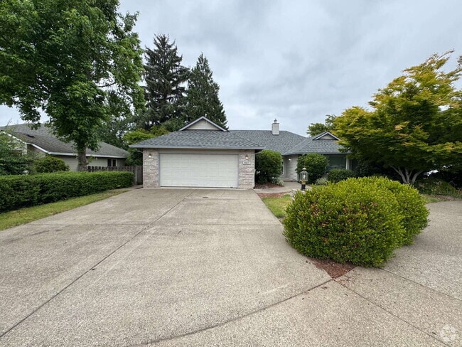 Building Photo - Spacious Single-level Home in Newer Milwau...