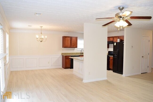 Photo - 43 Churchill Park Dr