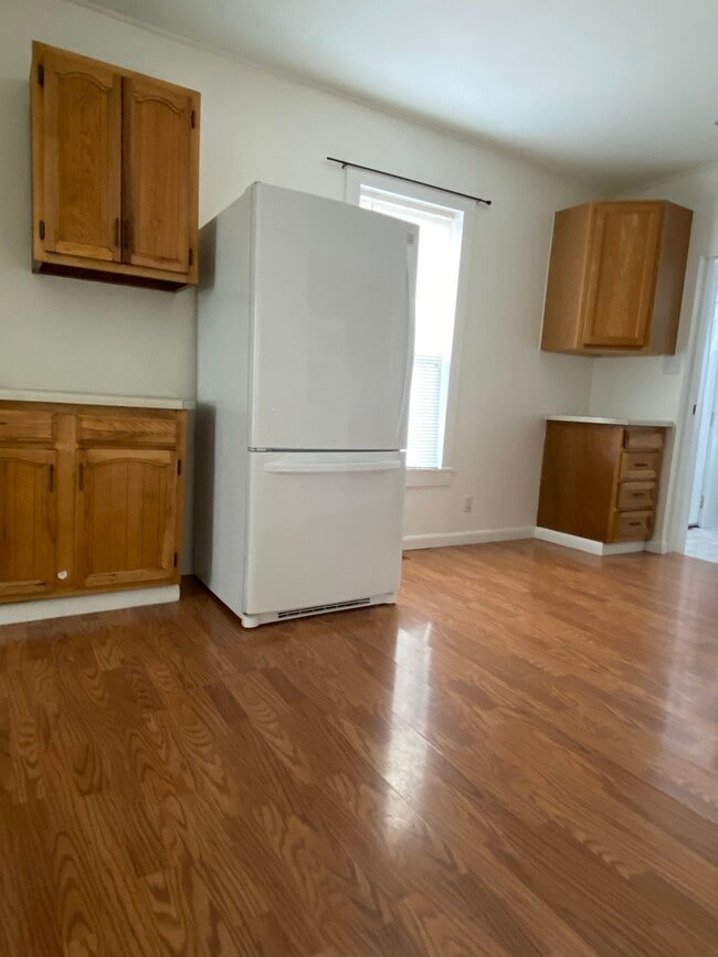 Photo - 1004 Illinois St